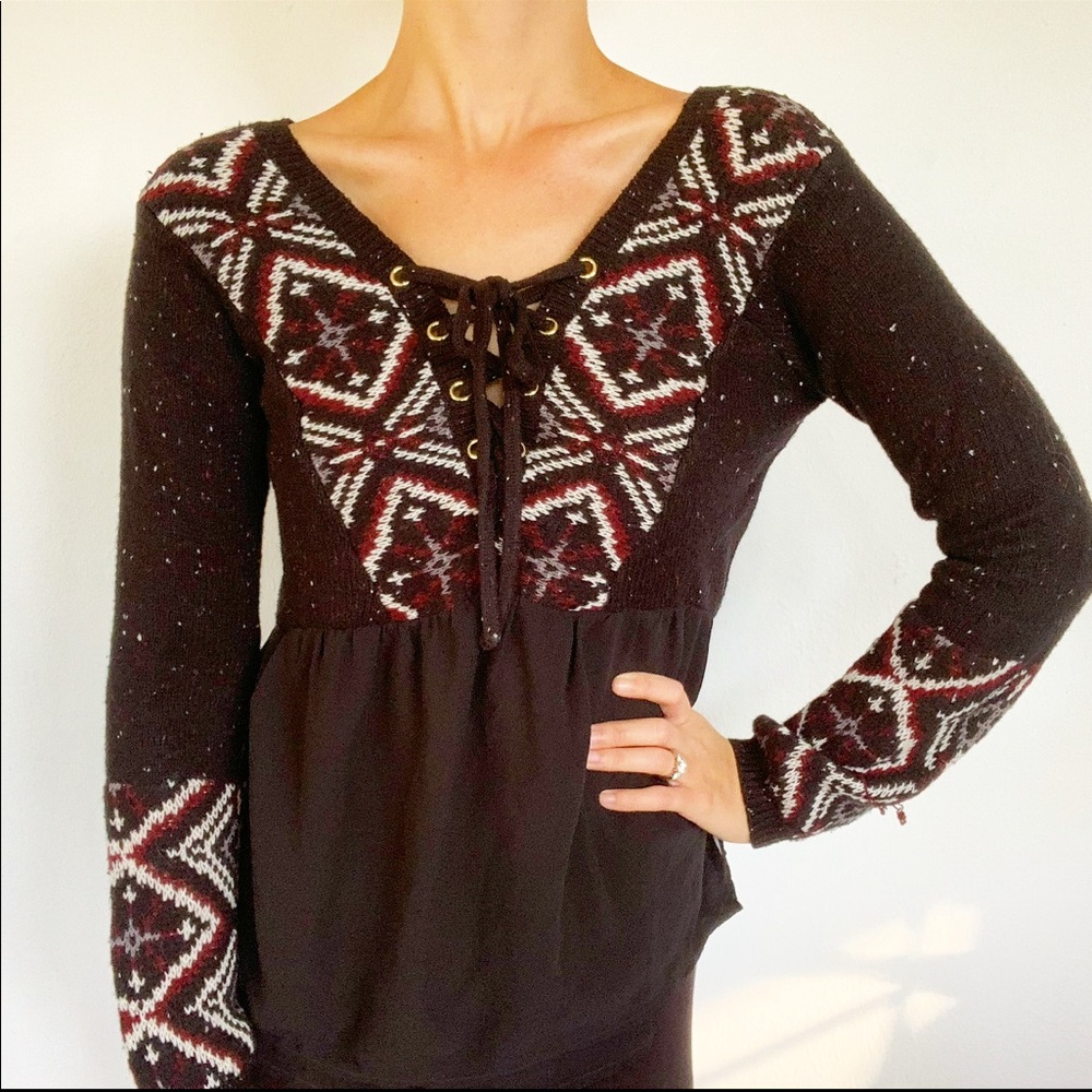 Abercrombie & Fitch black red tribal print lace up sweater size small